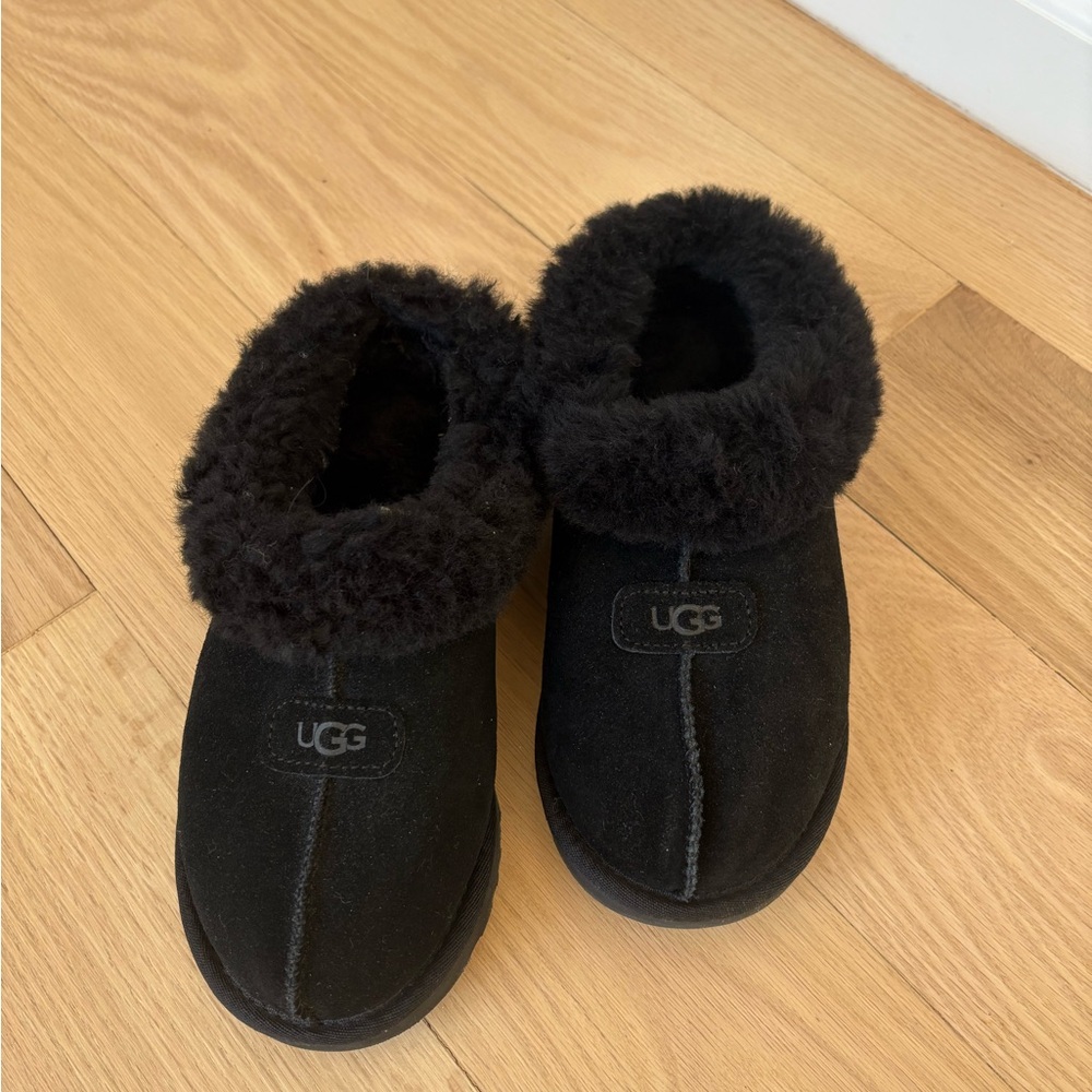 UGG NWOT Tazette slippers